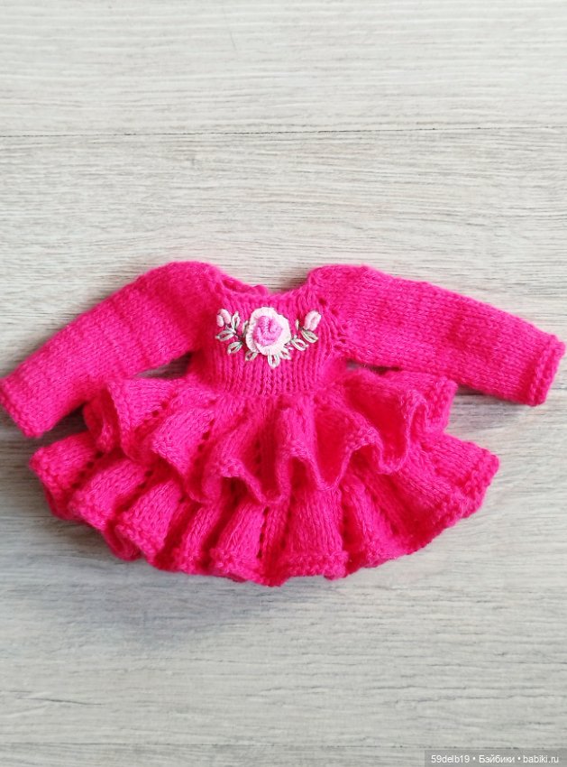 Малиновое платье с воланами для псевдо минипаолочки