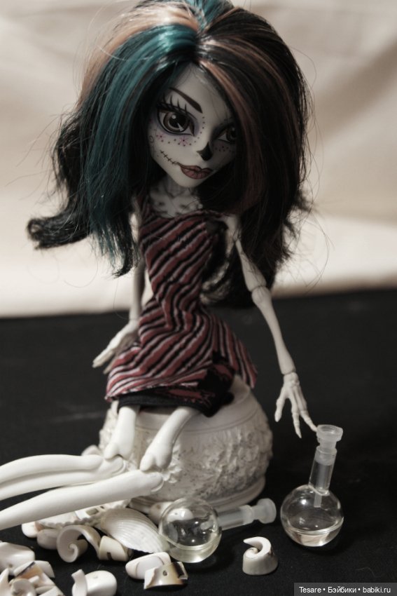 Номер 8. Скелита — Куклы Monster High и Ever After High: G1