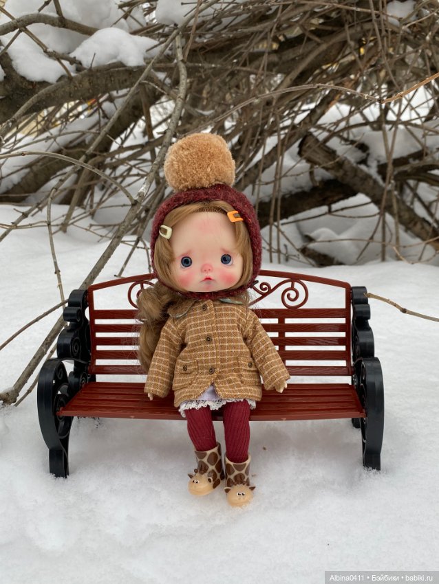 На прогулке) — ООАК и репейнт игровых кукол: Bratz