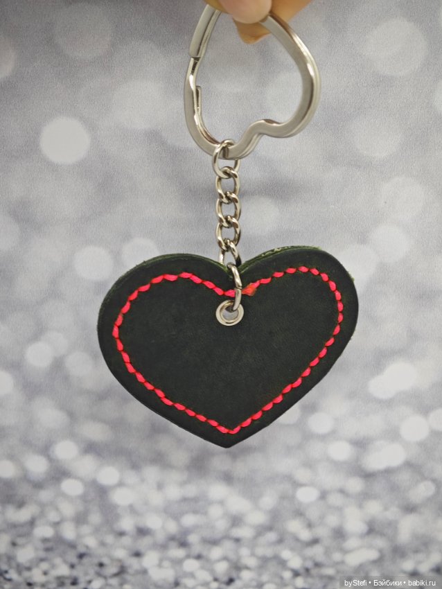 Брелок из кожи получился — Авторские игрушки из разных материалов: синельная проволока (фото 7)