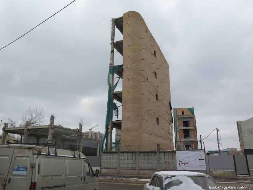 Внезапные жители в деревне у Маяка