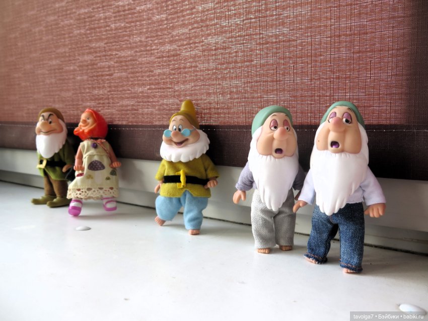 Внезапные жители в деревне у Маяка