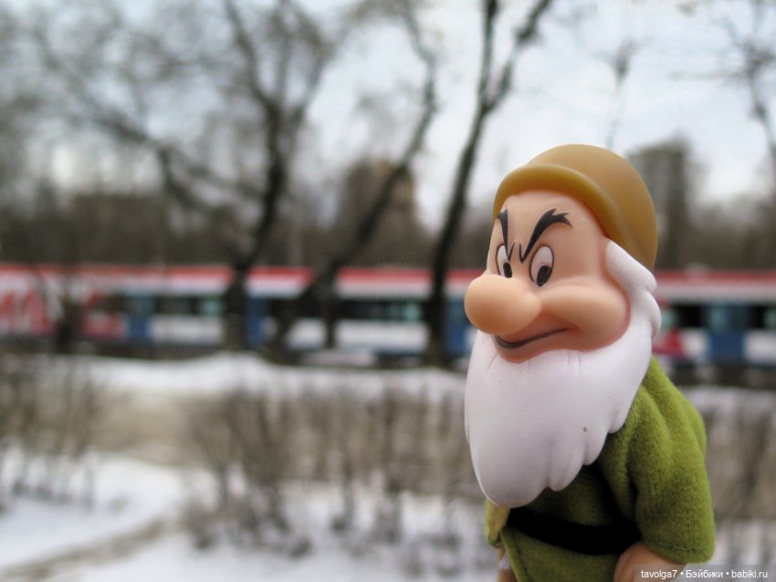 Внезапные жители в деревне у Маяка