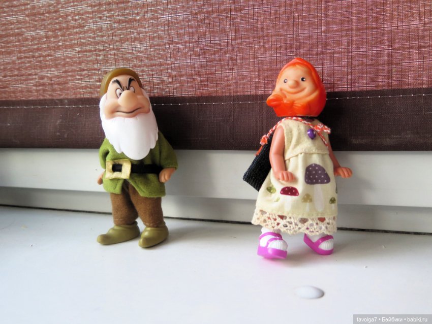 Внезапные жители в деревне у Маяка