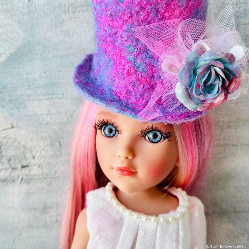 Создаю образы для куклы. Собираю на бал