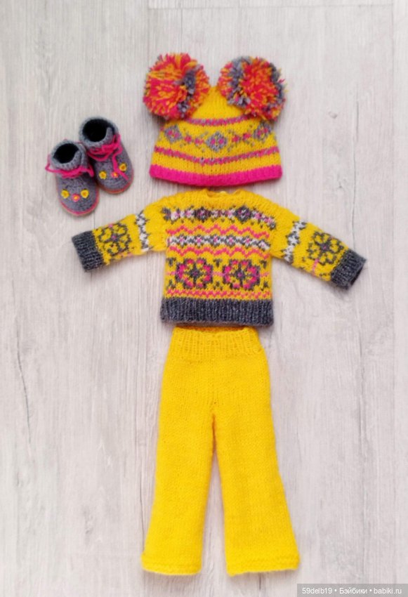 Яркий вязаный костюм для куклы паола рейна (фото 9)