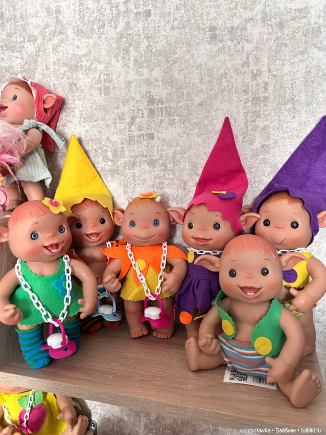 Большая компания эльфов Nines d’onil (фото 6)