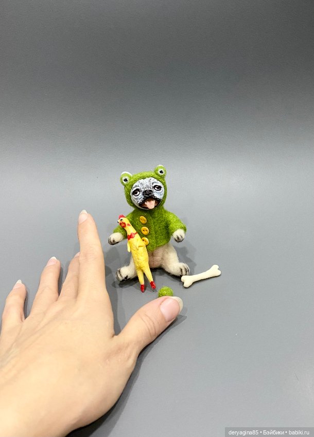 Бульдожка — Валяные игрушки из шерсти: сухое валяние