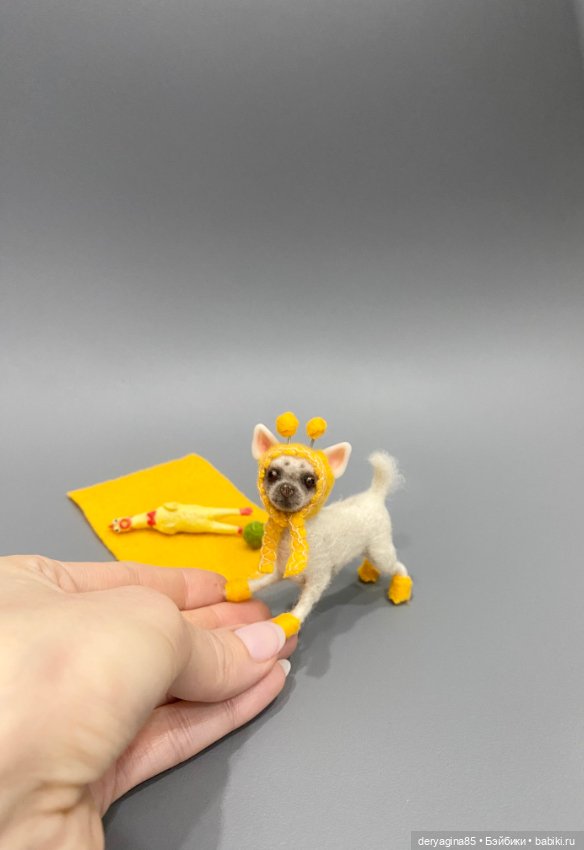 Чихуахуа в шапочке — Валяные игрушки из шерсти: сухое валяние (фото 4)