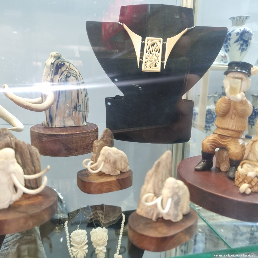 Куклы и статуэтки с выставки "Ладья "