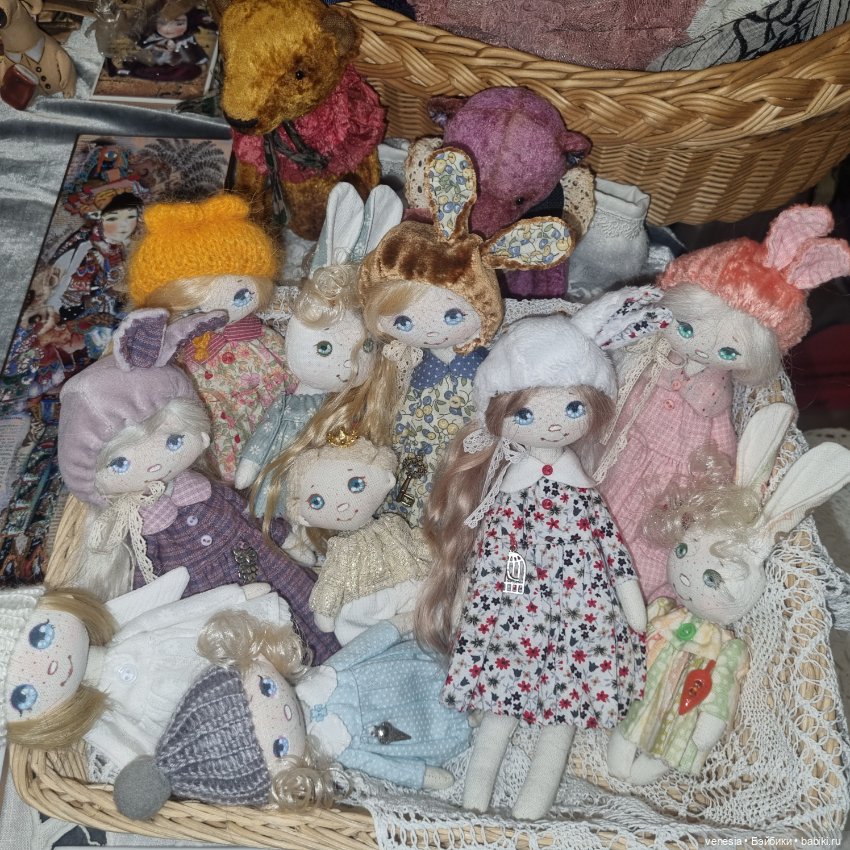 Куклы и статуэтки с выставки "Ладья "