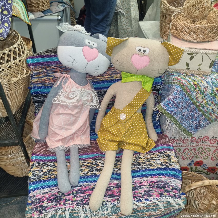 Куклы и статуэтки с выставки "Ладья "