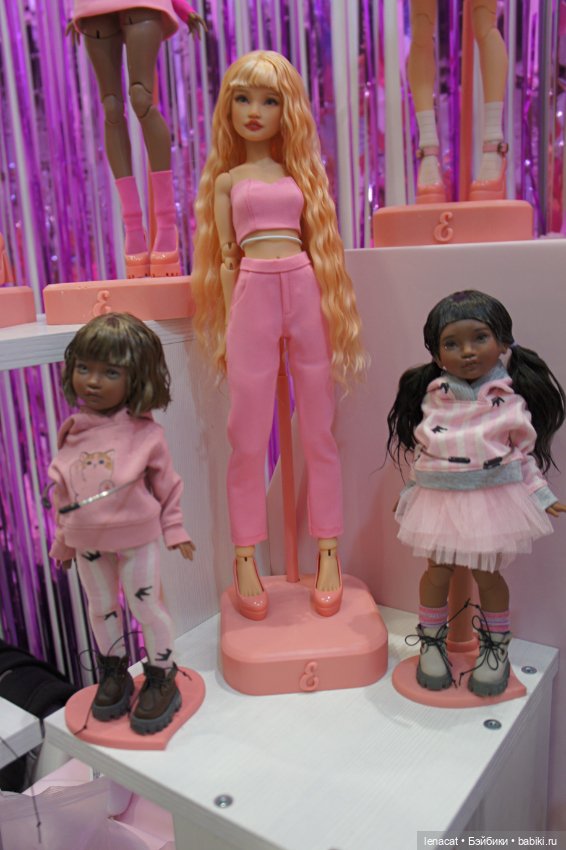 Весенний бал кукол на Тишинке. Март 2025г. Фото репортаж с выставки. Часть 1