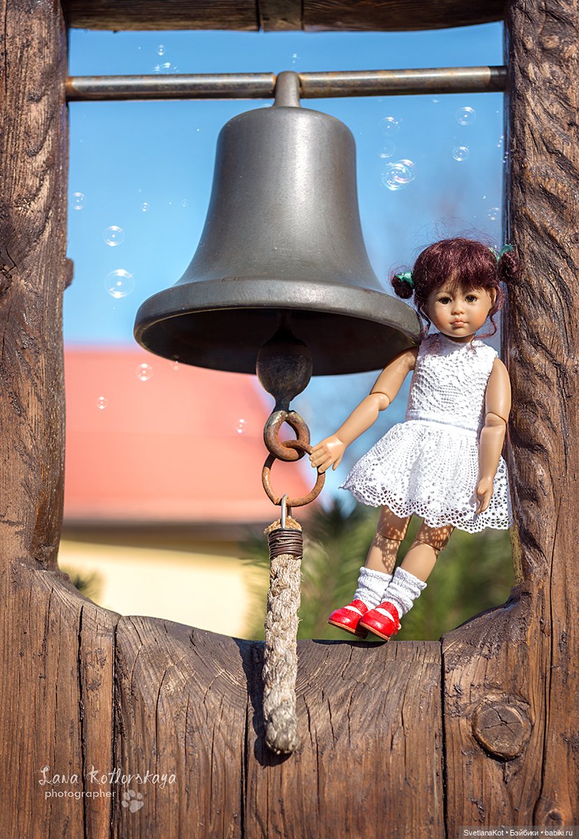 Ваня. Как так Ваня? Это же девочка