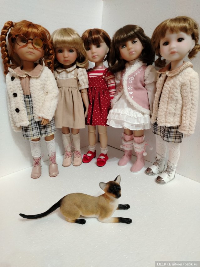 Девочки Руби ред Ruby red. Нас уже пятеро.) .))