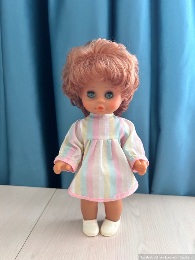 Здравствуйте, подскажите пожалуйста что это за кукла ? Фирма название и есть ли такие в продаже ? Ищу такую же но с карими глазами