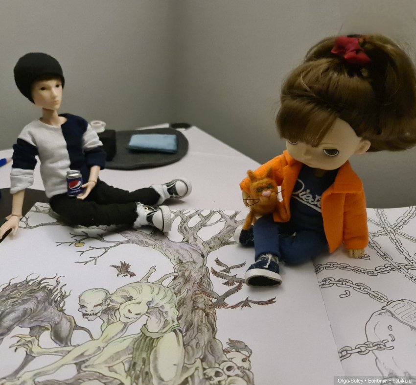 В коробке с карандашами — Куклы Xiaomi Monst (Сяоми) и Pipitom: шарнирные