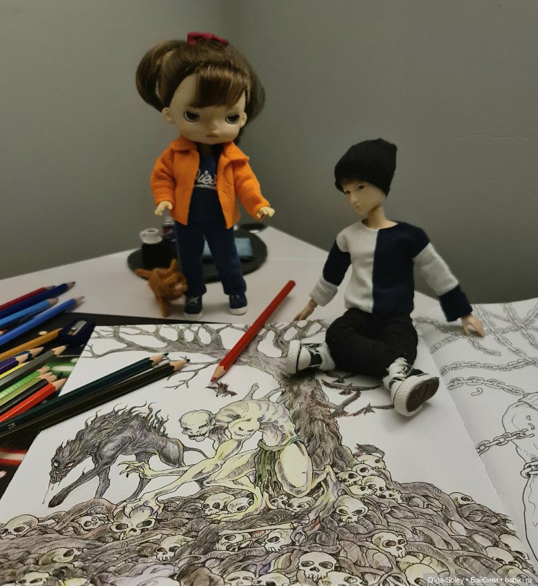 В коробке с карандашами — Куклы Xiaomi Monst (Сяоми) и Pipitom: шарнирные