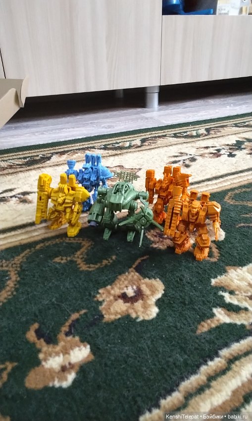 Мои игрушки, живущие в одной комнате с моими куклами (фото 6)