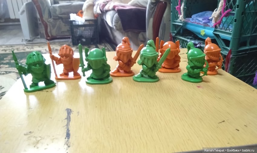 Мои игрушки, живущие в одной комнате с моими куклами (фото 3)