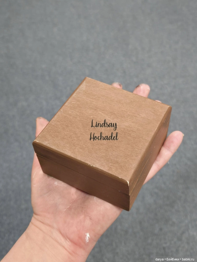 Миниатюра в шкатулке от Линдси Хочадел