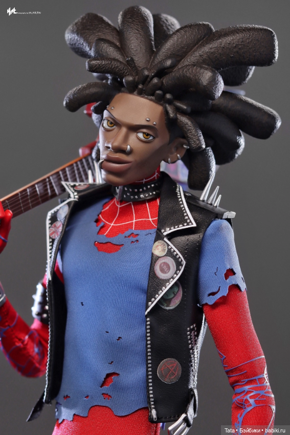 Фигурка Spider Punk - Hot Toys