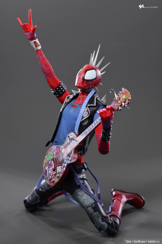 Фигурка Spider Punk - Hot Toys (фото 3)