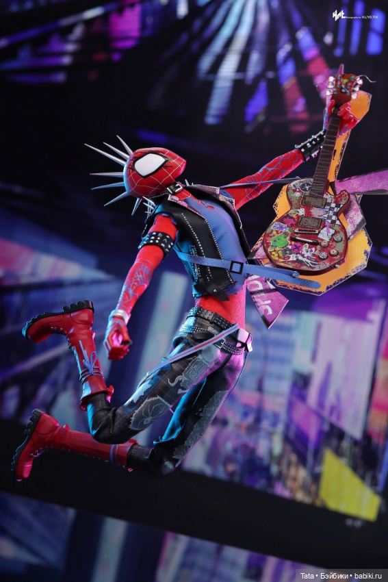 Фигурка Spider Punk - Hot Toys (фото 7)