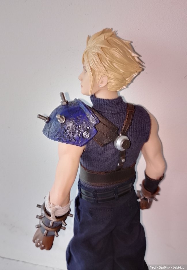 Фигурка, экшен модель Клауд Страйф. Cloud Strife. Final Fantasy VII Remake. Последняя фантазия 7.VTS Toys (Virtual Toys) масштаб 1/6