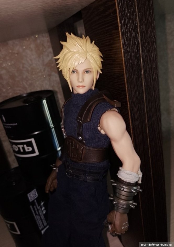 Фигурка, экшен модель Клауд Страйф. Cloud Strife. Final Fantasy VII Remake. Последняя фантазия 7.VTS Toys (Virtual Toys) масштаб 1/6