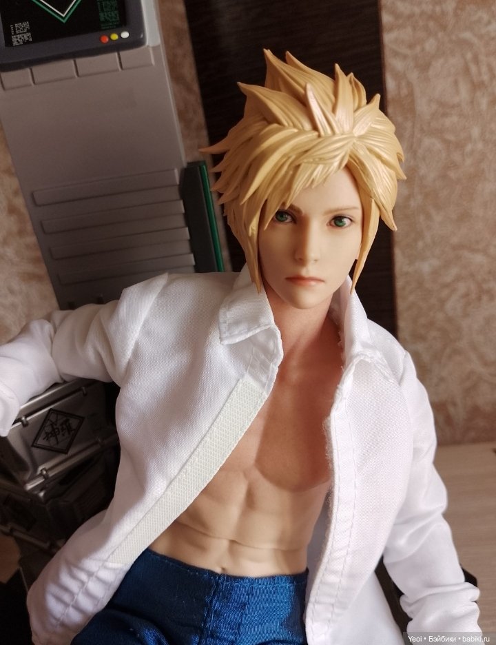 Гибрид. Голова Клауда Страйфа от VTS Toys (Virtual Toys) масштаб 1/6 на тело Damtoys