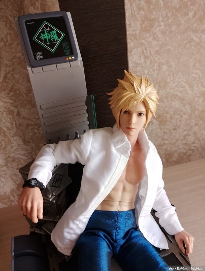 Гибрид. Голова Клауда Страйфа от VTS Toys (Virtual Toys) масштаб 1/6 на тело Damtoys