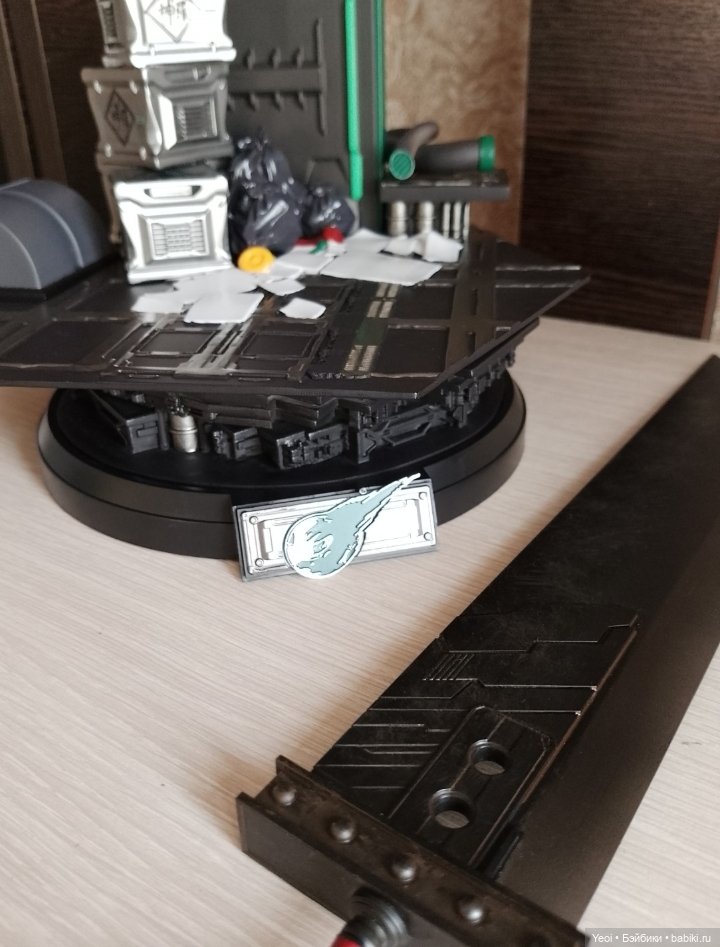 Гибрид. Голова Клауда Страйфа от VTS Toys (Virtual Toys) масштаб 1/6 на тело Damtoys