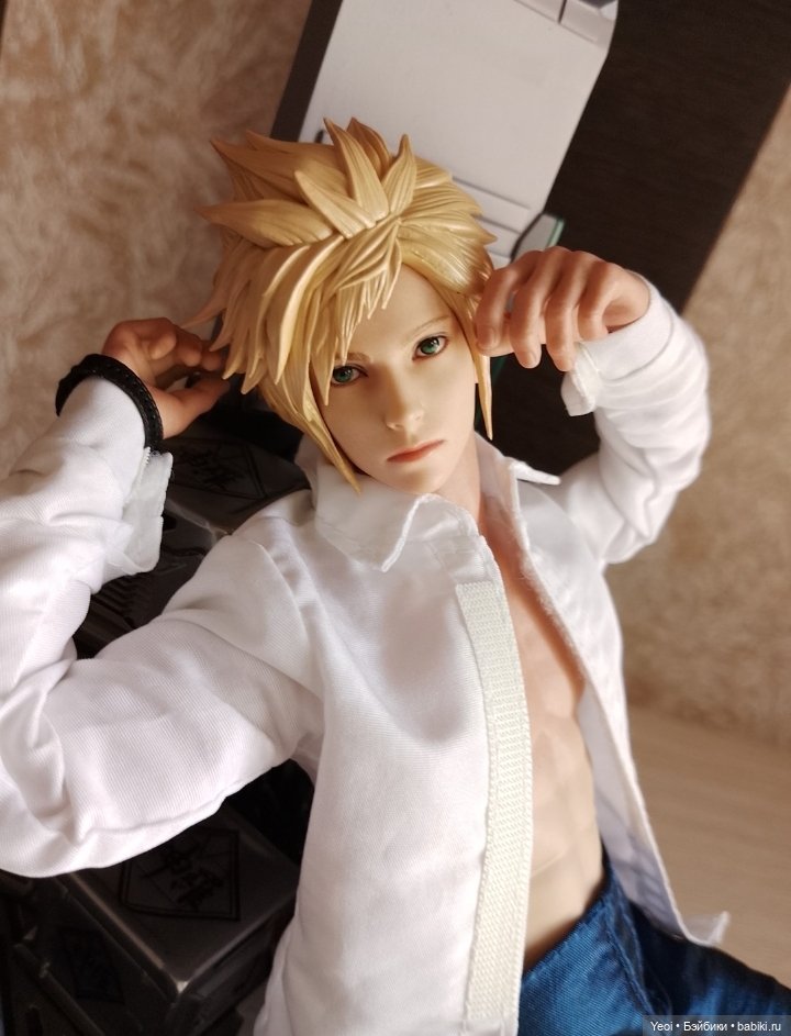 Гибрид. Голова Клауда Страйфа от VTS Toys (Virtual Toys) масштаб 1/6 на тело Damtoys