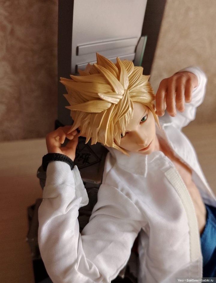 Гибрид. Голова Клауда Страйфа от VTS Toys (Virtual Toys) масштаб 1/6 на тело Damtoys