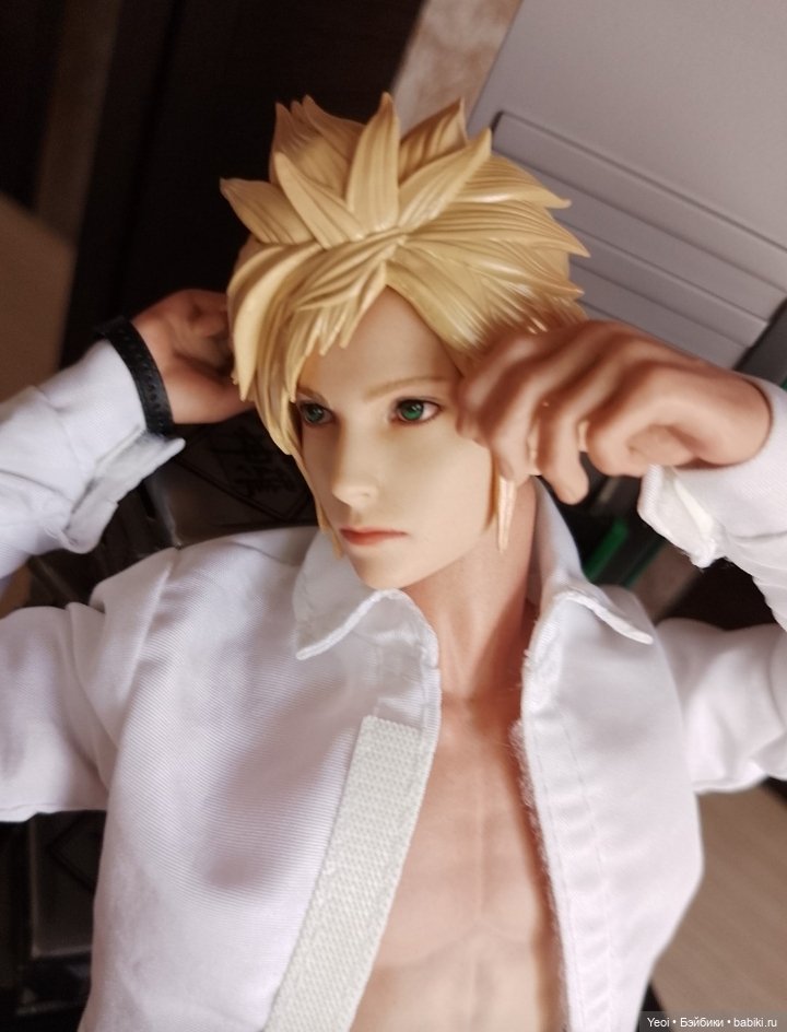 Гибрид. Голова Клауда Страйфа от VTS Toys (Virtual Toys) масштаб 1/6 на тело Damtoys