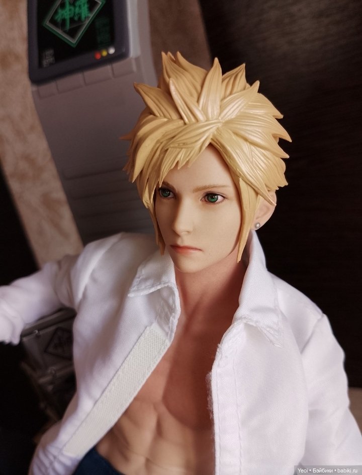 Гибрид. Голова Клауда Страйфа от VTS Toys (Virtual Toys) масштаб 1/6 на тело Damtoys