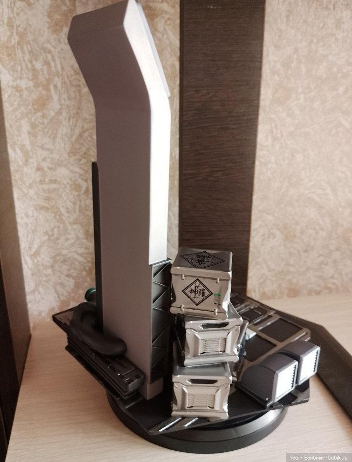 Гибрид. Голова Клауда Страйфа от VTS Toys (Virtual Toys) масштаб 1/6 на тело Damtoys