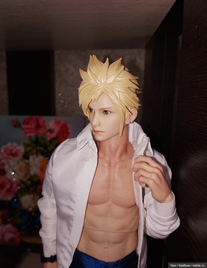 Гибрид. Голова Клауда Страйфа от VTS Toys (Virtual Toys) масштаб 1/6 на тело Damtoys