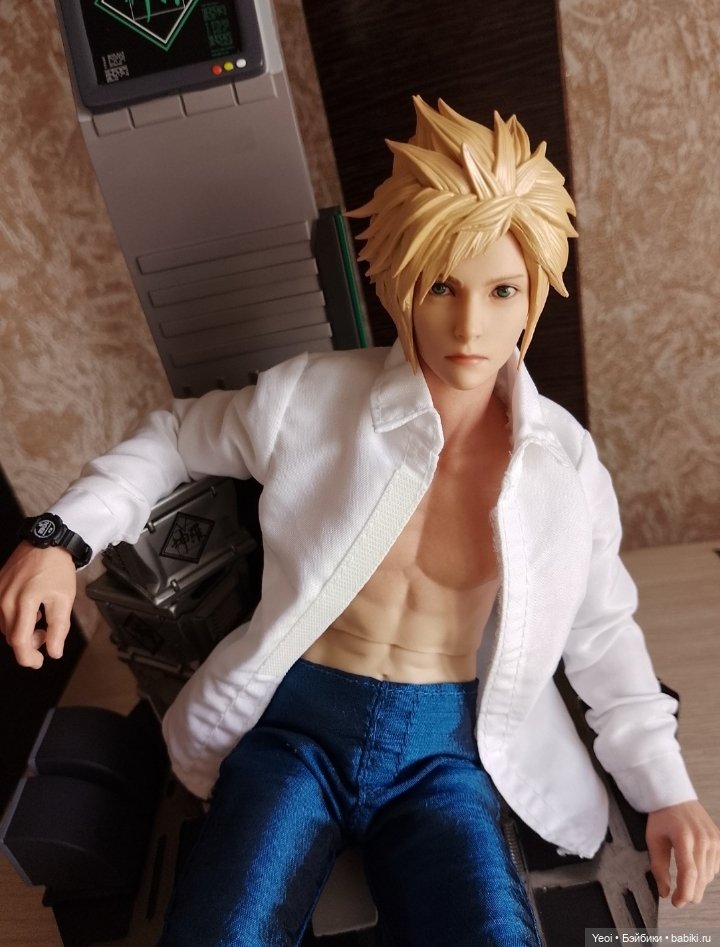 Гибрид. Голова Клауда Страйфа от VTS Toys (Virtual Toys) масштаб 1/6 на тело Damtoys