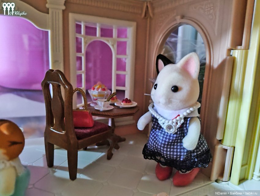 Мой "городок в шкафу" от Sylvanian Families