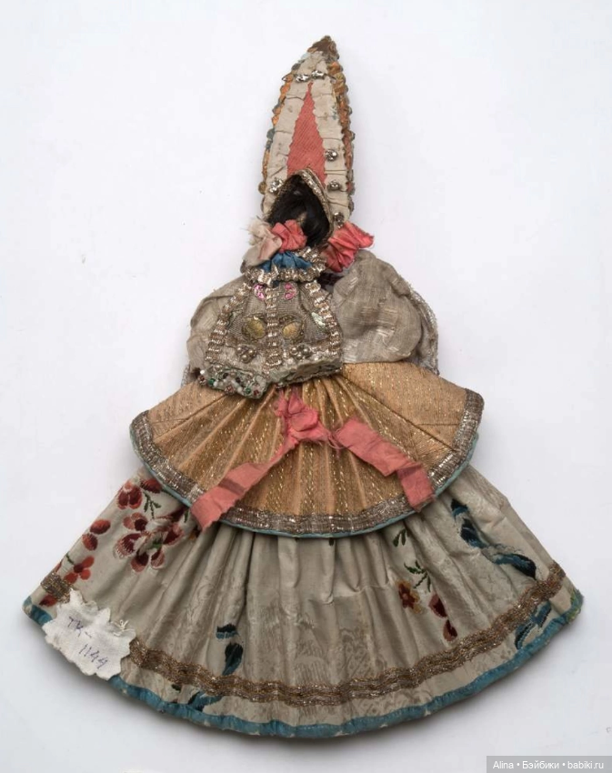 Старинная кукла из Русского музея (фото 2)