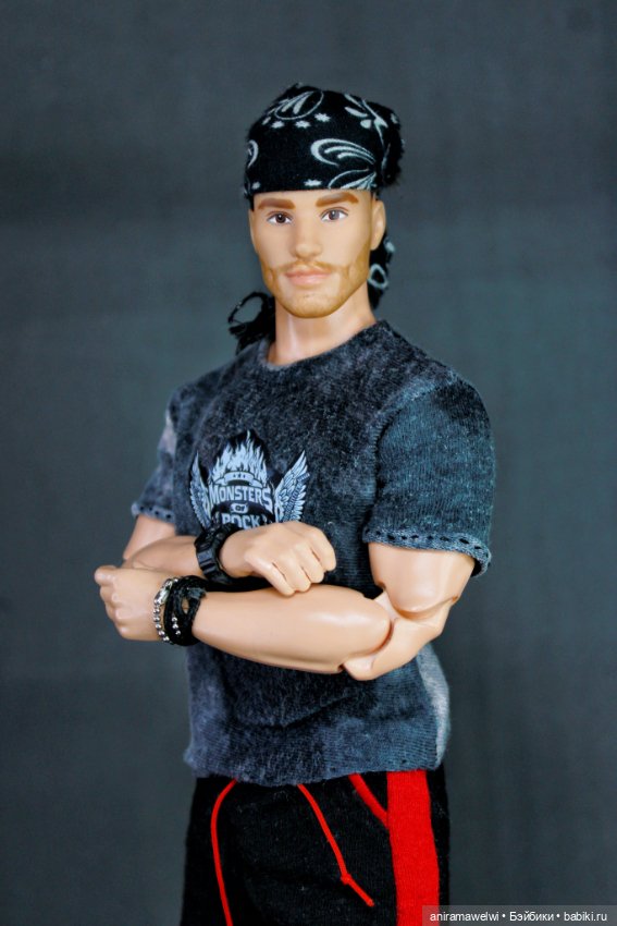 На турнике — Куклы Barbie (Барби): Looks