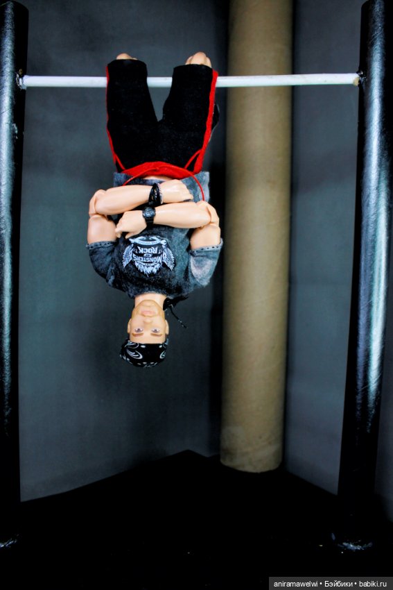 На турнике — Куклы Barbie (Барби): Looks