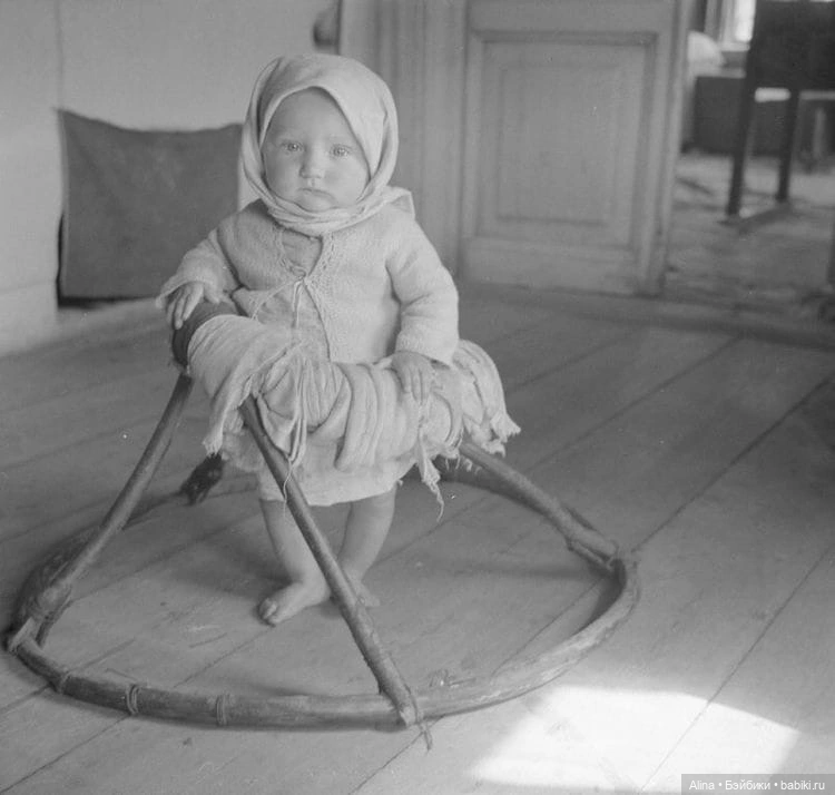 Старинные ходунки для детей (фото 6)