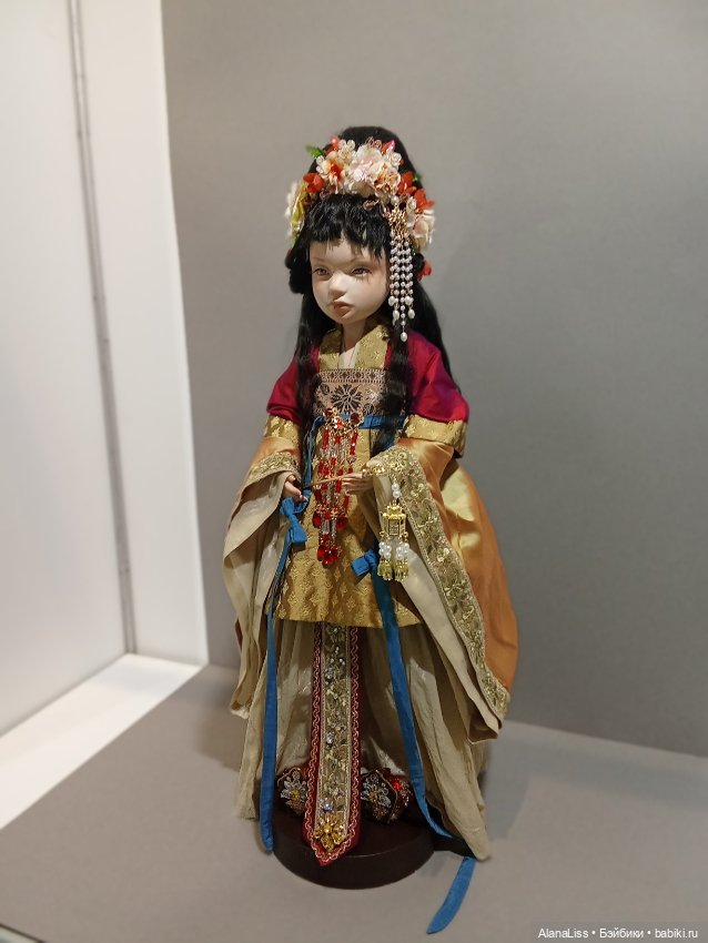 И снова в Петербурге Время кукол