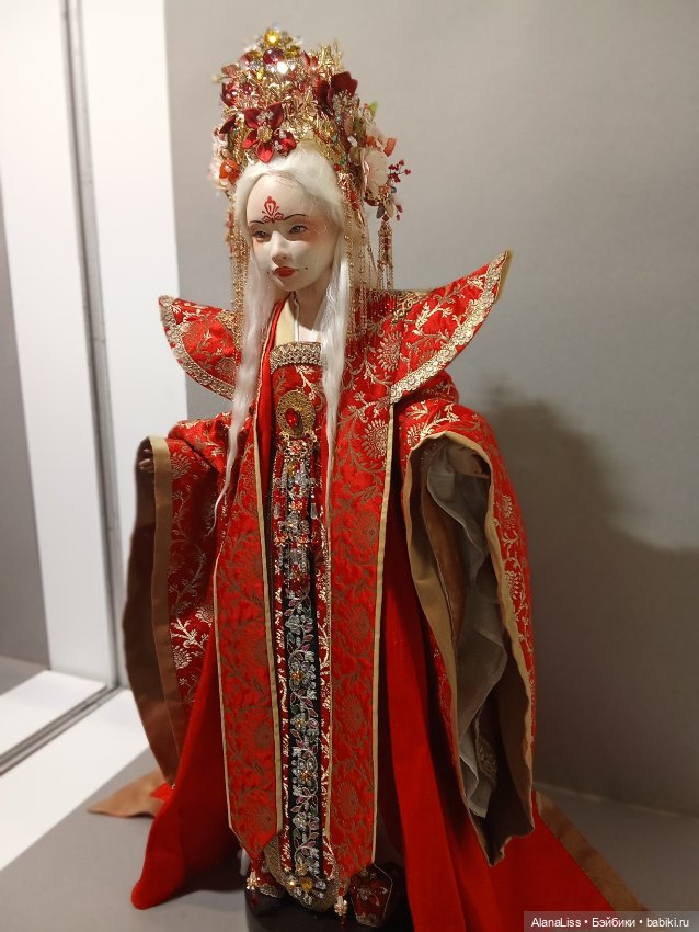 И снова в Петербурге Время кукол