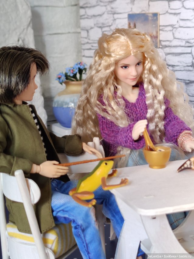 Полумна и Невилл в гостиной Когтеврана (фото 9)