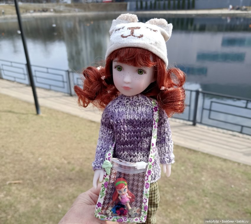 Эрин. Ещë один подарочек — Куклы Ruby Red (Руби Ред) Fashion Friends: Siblies (фото 7)