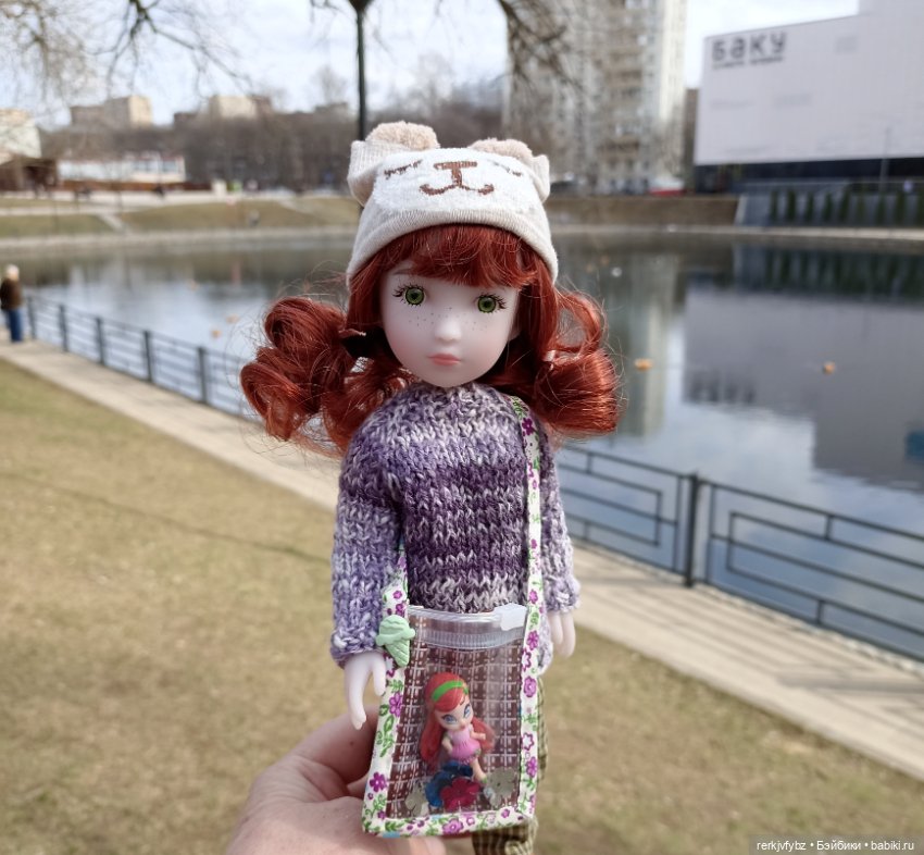 Эрин. Ещë один подарочек — Куклы Ruby Red (Руби Ред) Fashion Friends: Siblies (фото 8)